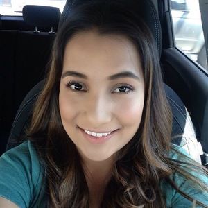 Meet your Posher, Claudia